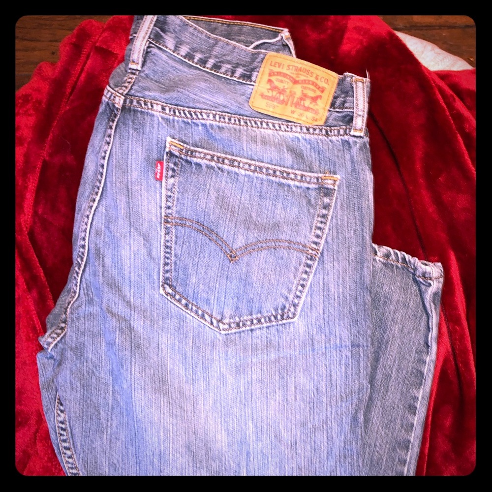 Men’s preowned Levi’s.  559 Sz 36 x 34